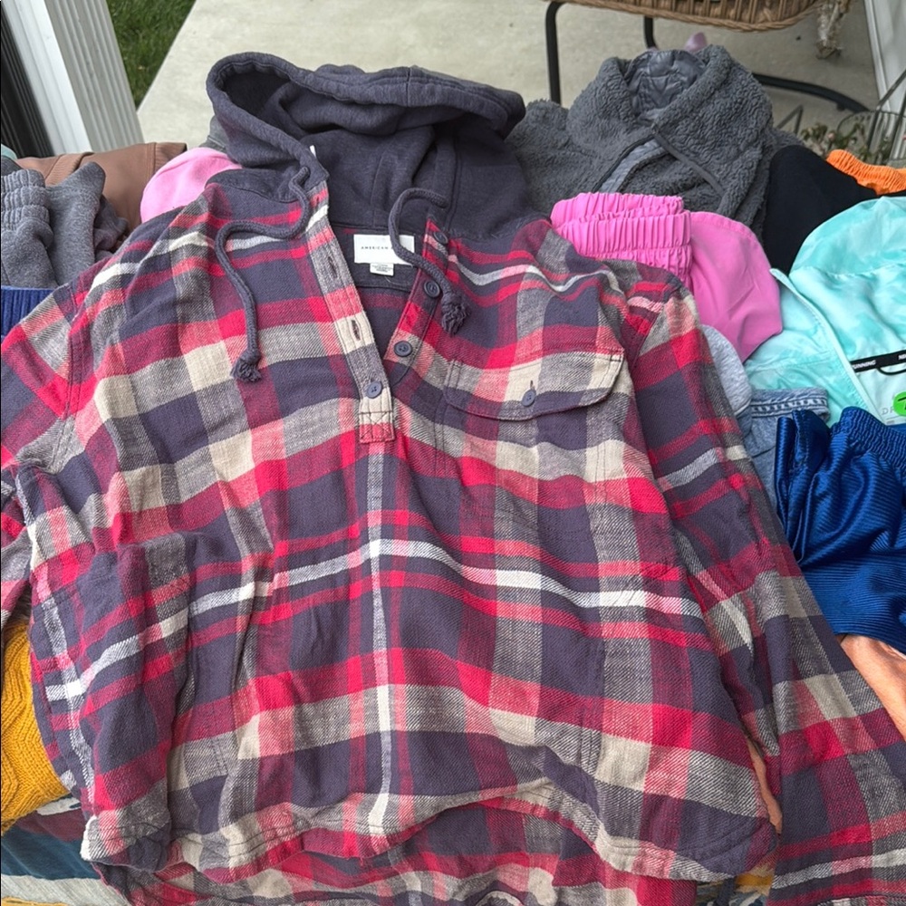 American Eagle Outfitters Red and Purple Sweatshirt